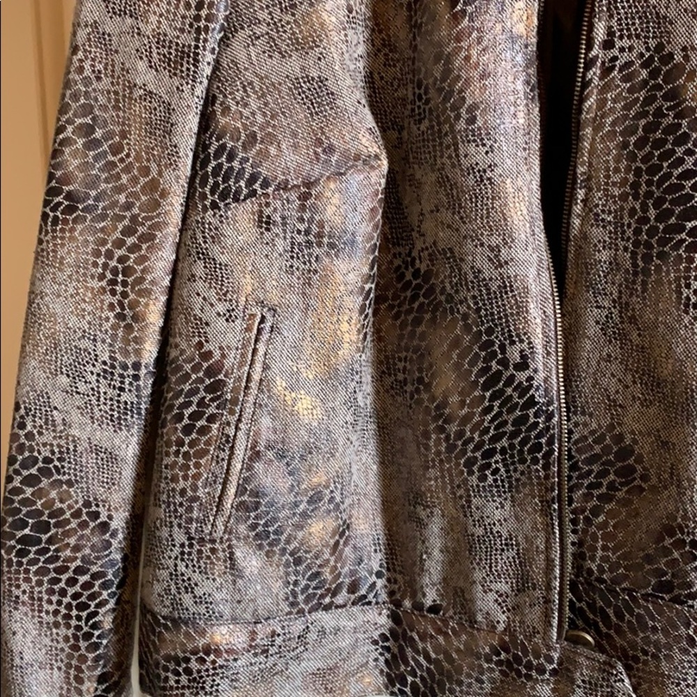 Jacket - Picture 2 of 3